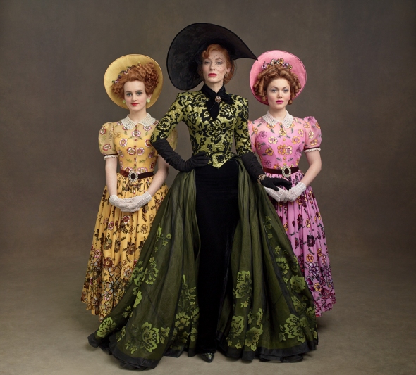 Lady Tremaine maintains a cold and striking beauty in green, whilst her daughters Anastasia & Drizella appear childish in their pale yellow and pink. 